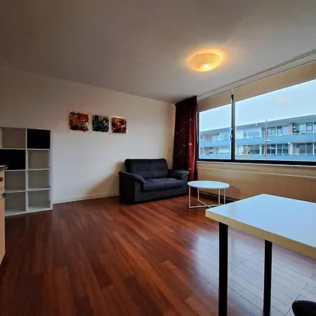 Apartments, 20 Minutes From Amsterdam, Full Service Objectcode Um46 Апартаменты *